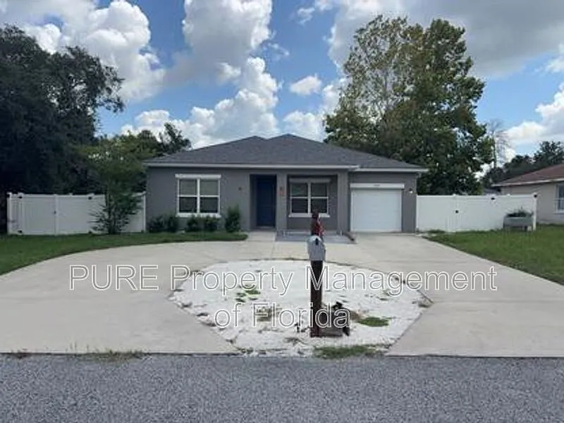 4 bed, 2.0 bath, $1,999 — Photo 2