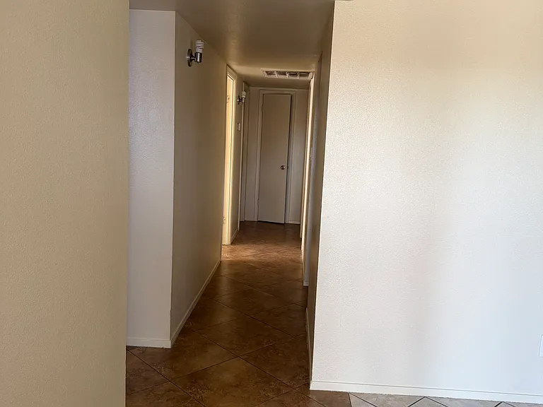 3510 W Orangewood Ave — Photo 3