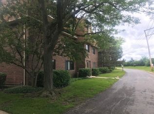 1432 Carol Ct APT 1B, Palatine, IL 60074