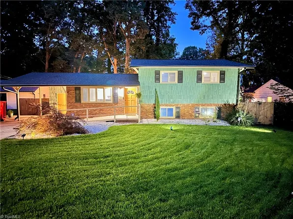 110 Forestdale Dr, Jamestown, NC 27282