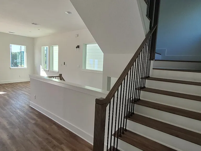 3003 Delano St — Photo 33