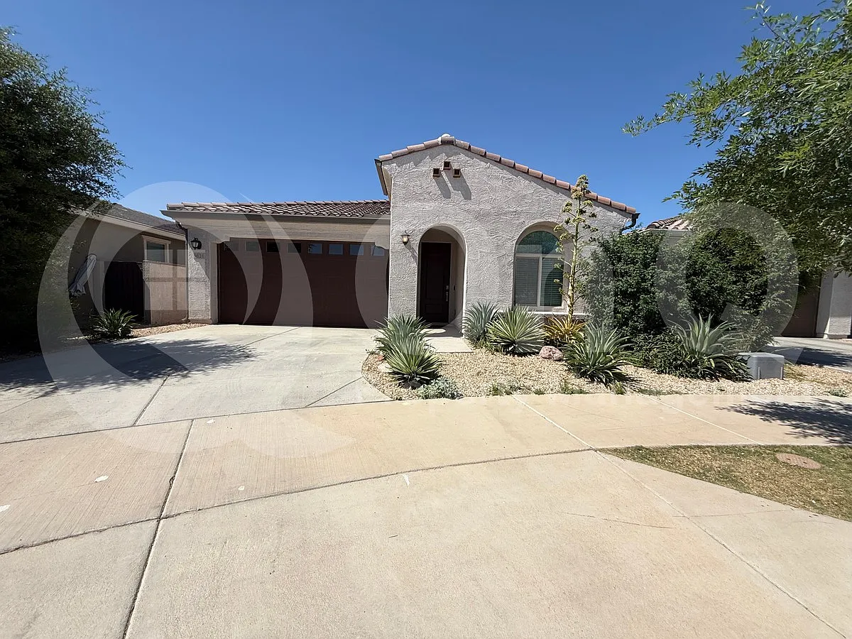 4 bed, 3.0 bath, 1944 sqft, $2,750 — Photo 2