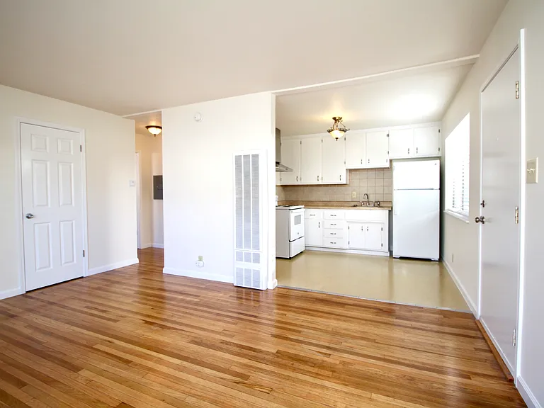 205 Smalley Ave #4 — Photo 8
