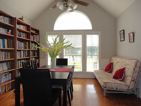 4th image of 5105 Sycamore Hills Dr