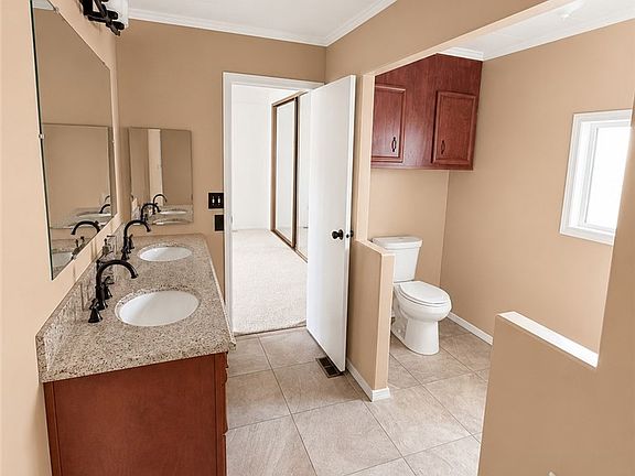 4th image of 15455 Glenoaks Blvd Space 226