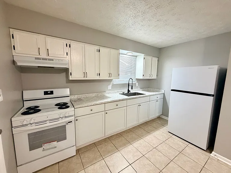 951 Valley Farm Dr #Z4 — Photo 1