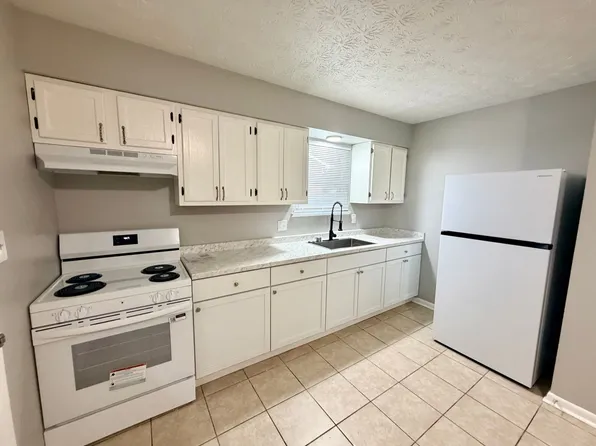 951 Valley Farm Dr #Z4, Lexington, KY 40511