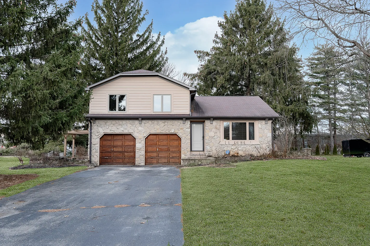 9880 Hamilton Hills Ln photo 1