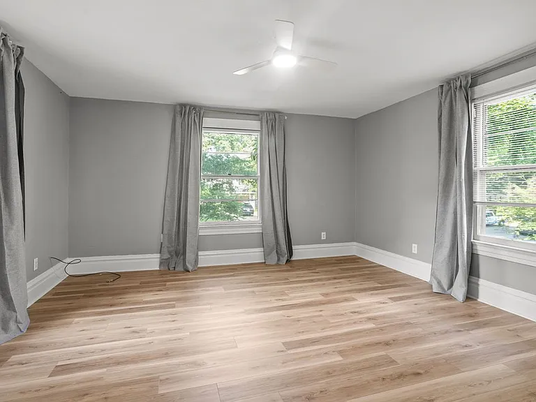419 S Van Buren Ave — Photo 9