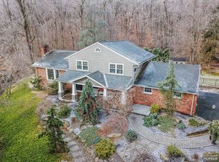 24 Brookvale Rd, Kinnelon, NJ 07405