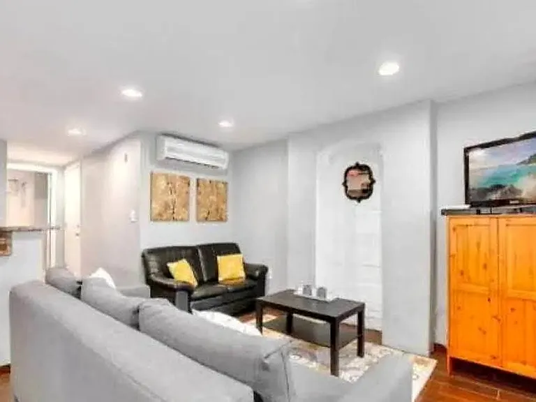 49 Quincy Pl NE — Photo 3