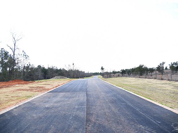 4th image of 4 Creek Bluff Dr