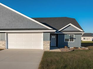 617 Field Point St, Roberts, WI 54023
