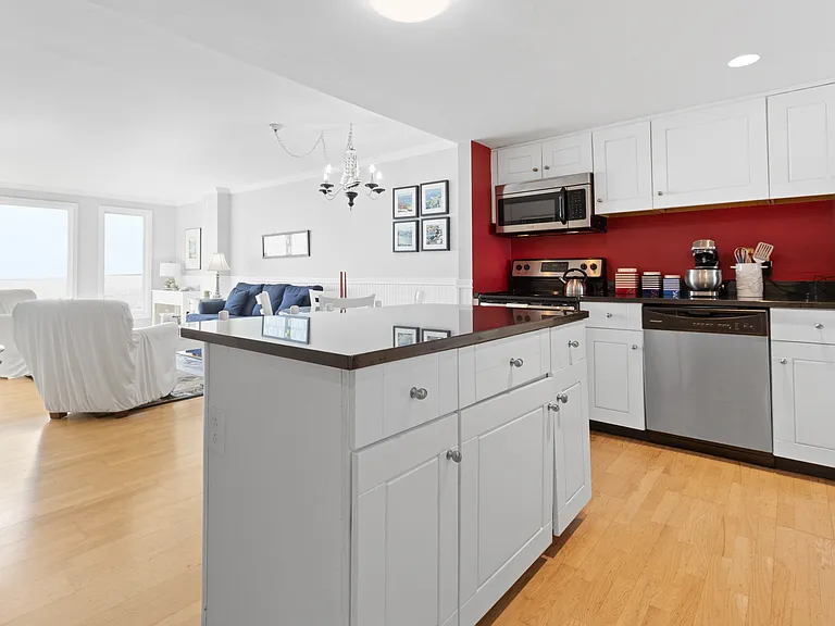 1 Seacliff Ave — Photo 7