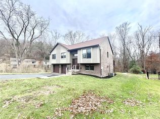 15 Brookdale Dr, Greensburg, PA 15601