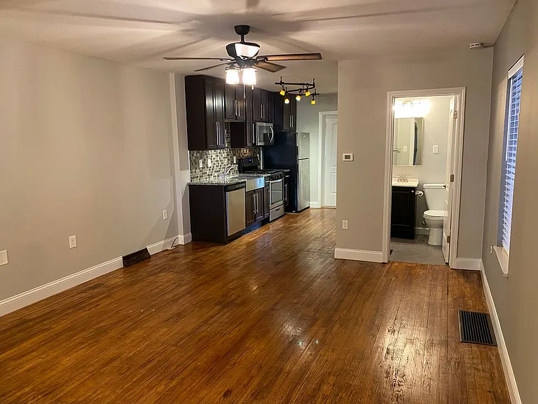 1210 S Boyle Ave — Photo 5
