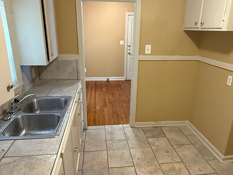 739 Alvaredo St — Photo 6