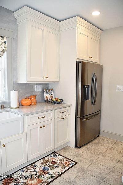 4th image of 834 Jay Street