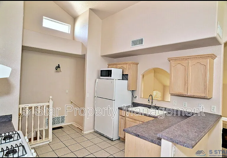 1560 Via Appia St — Photo 15