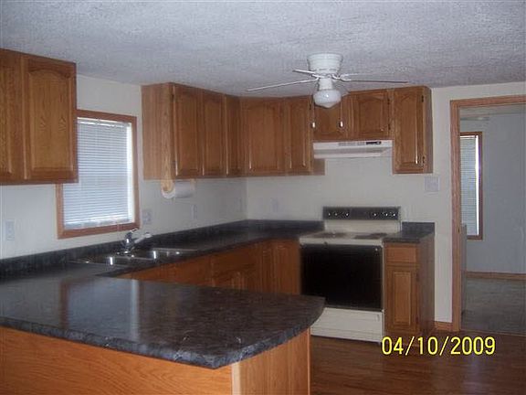 3rd image of 1251 Shelden St