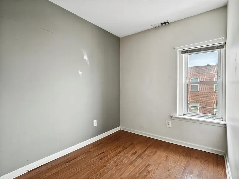 1812 W Berks St #3A — Photo 5
