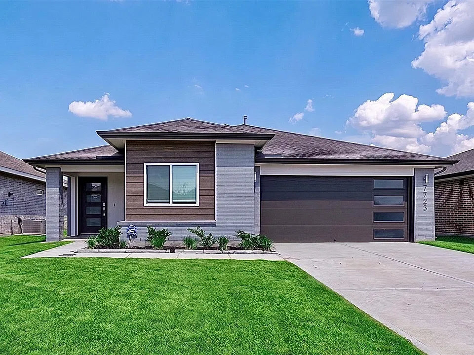 7723 Brushwood Dr