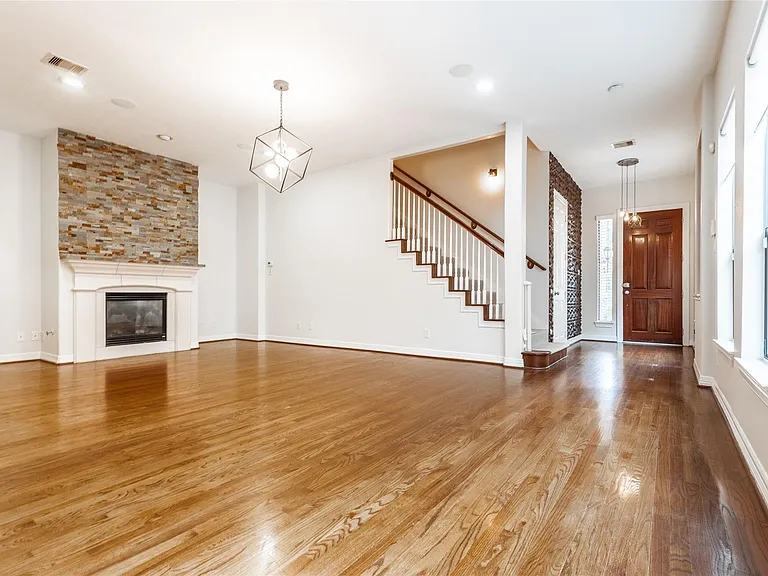 2923 Royal Oaks Crst — Photo 8