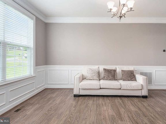 5th image of 15172 Grace Pl