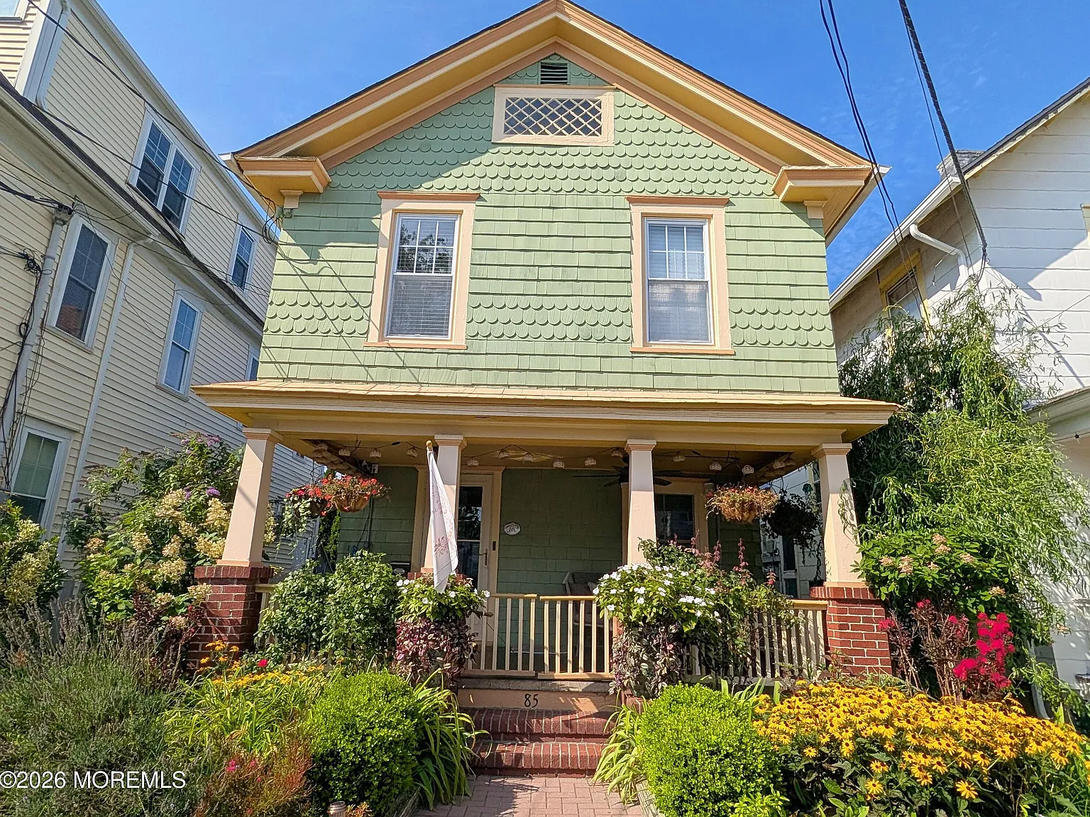 3 bed, 1323 sqft, $2,600 — Photo 3