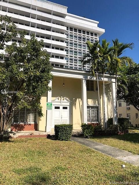 1st image of 711 Valencia Ave #2