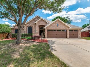 932 Rock Ridge Ct, Hurst, TX 76053