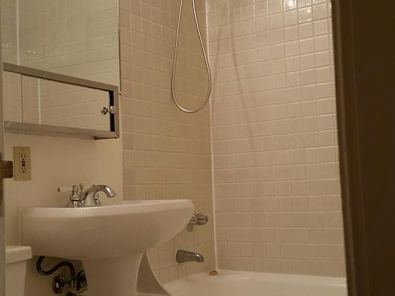 4th image of 2329 10th Ave E APT 105