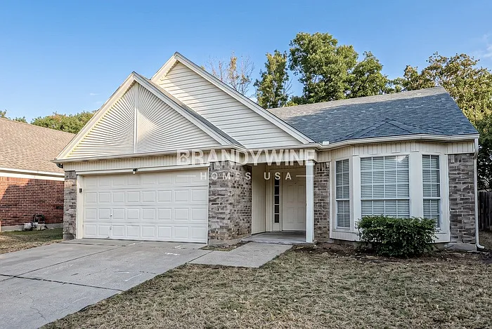 3 bed, 2.0 bath, 1436 sqft, $2,395 — Photo 2