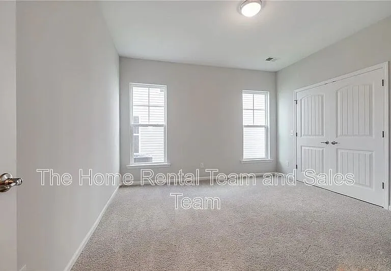 113 Fenway St — Photo 17