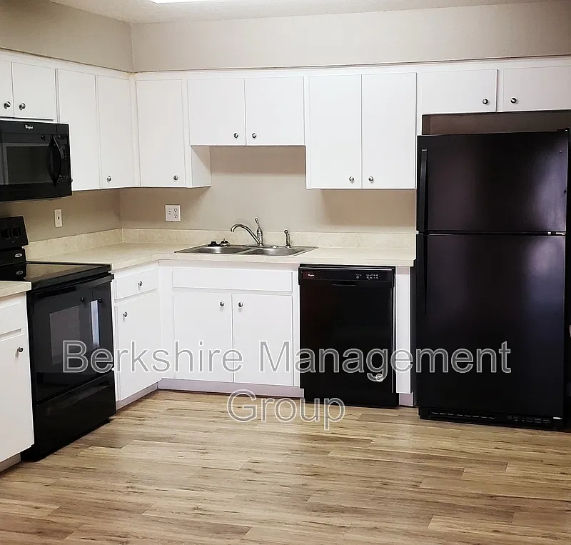 2 bed, 2.0 bath, 1408 sqft, $1,795 — Photo 3