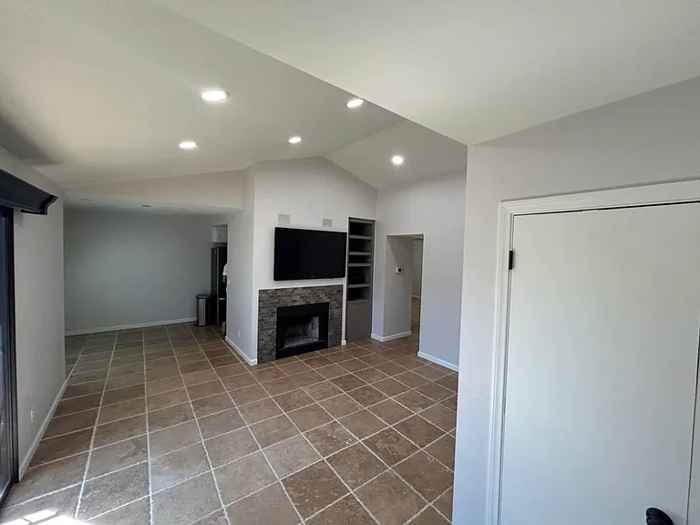 3935 Oregon St #6 — Photo 2