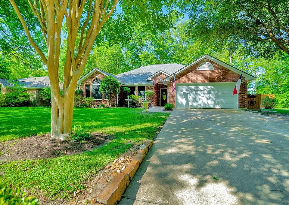 1st image of 1506 River Oaks Dr