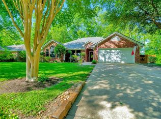 1506 River Oaks Dr, Huntsville, TX 77340