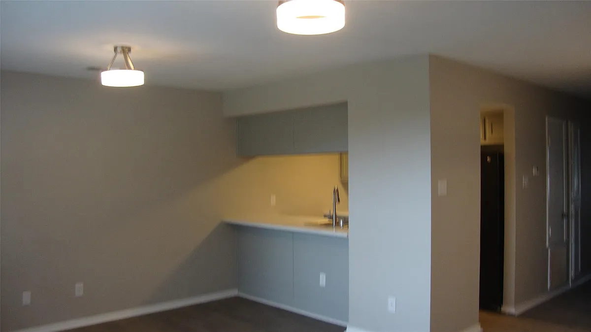 Building Photo - 20802 Bonanza St #3
