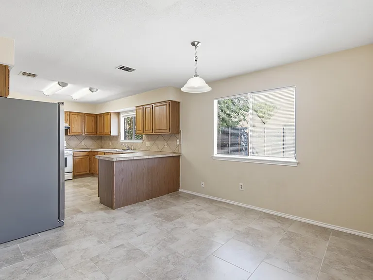 6700 Shiner St — Photo 11
