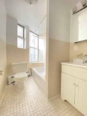 Rented by Bond New York | media 7