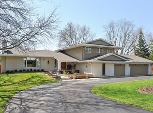 1413 Bull Creek Dr, Libertyville, IL 60048