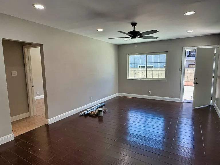 2350 Lewis Ave #B — Photo 6