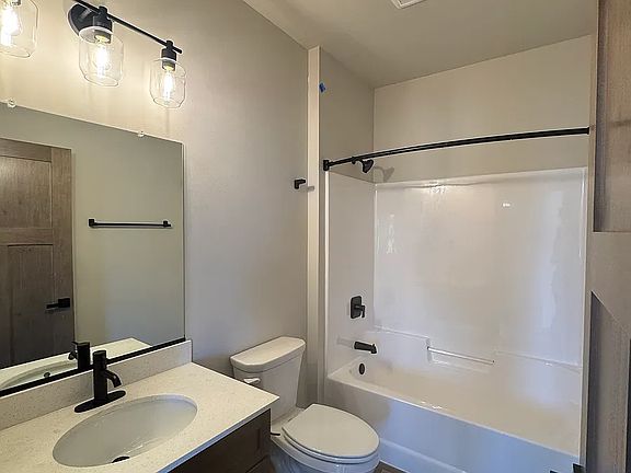 3rd image of 7480 157th St APT 8