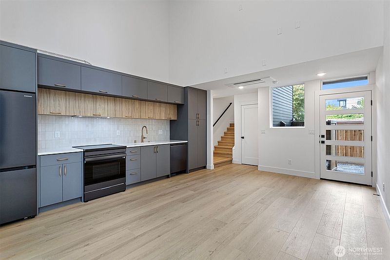 4th image of 6318 41st Avenue SW #C3