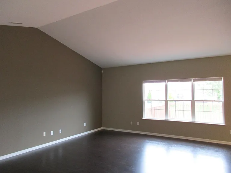 11505 Perkins St — Photo 2