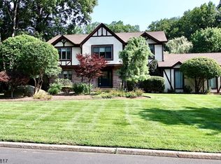 9 Watch Hill Rd, Mahwah Twp., NJ 07430
