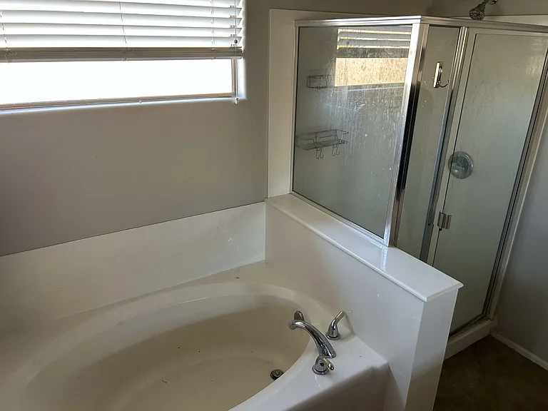 6601 W Rowel Rd — Photo 3