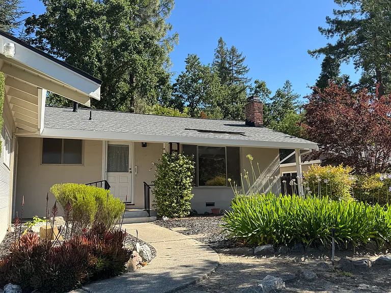 227 Ramona Rd — Photo 2