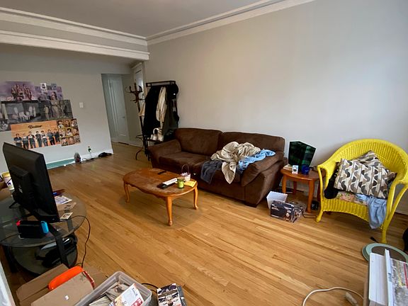 2nd image of 6742 N Lakewood Ave #3